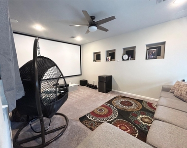 18531 Wolf Mountain Lane - Photo Thumbnail 14