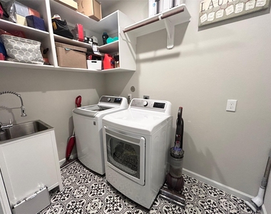 18531 Wolf Mountain Lane - Photo Thumbnail 12