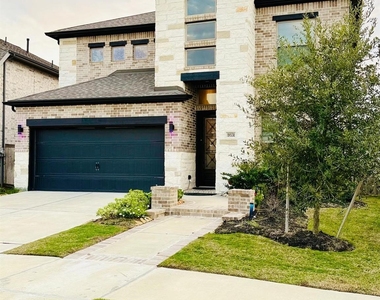 18531 Wolf Mountain Lane - Photo Thumbnail 1
