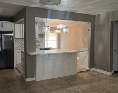 1603 Buchanan Street - Photo Thumbnail 9