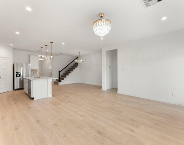 31730 Carlisle Cove Ct - Photo Thumbnail 10