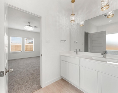 31730 Carlisle Cove Ct - Photo Thumbnail 19