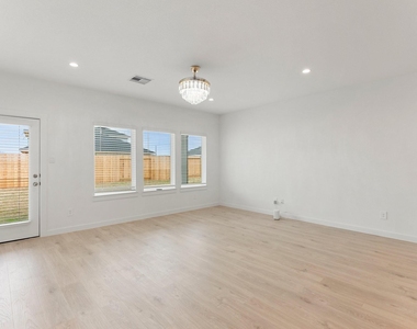 31730 Carlisle Cove Ct - Photo Thumbnail 7