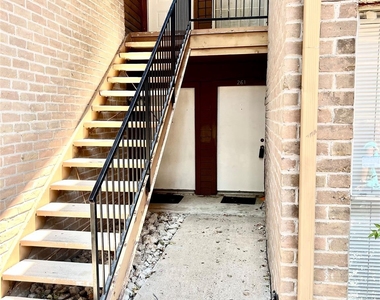 10202 Forum Park Drive - Photo Thumbnail 3