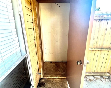 10202 Forum Park Drive - Photo Thumbnail 15