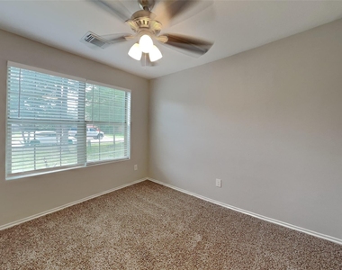 804 Lovebug Lane - Photo Thumbnail 9