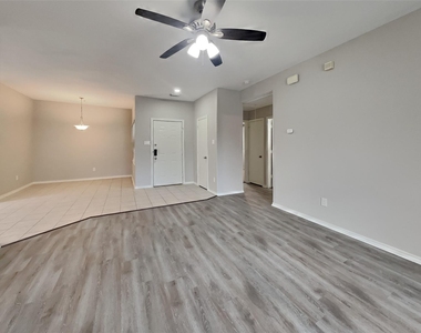 804 Lovebug Lane - Photo Thumbnail 1