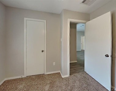 804 Lovebug Lane - Photo Thumbnail 13