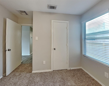 804 Lovebug Lane - Photo Thumbnail 10
