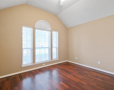2610 Easton Springs Court - Photo Thumbnail 17