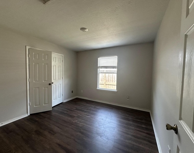 1034 Junction Court - Photo Thumbnail 13