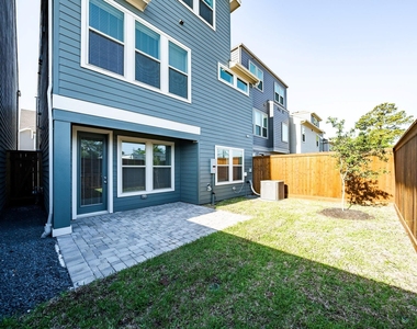 10916 Brambling Wood Drive - Photo Thumbnail 3
