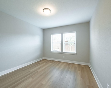 10916 Brambling Wood Drive - Photo Thumbnail 9