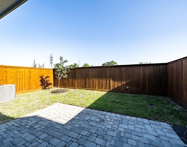 10916 Brambling Wood Drive - Photo Thumbnail 4