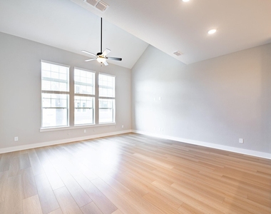 10916 Brambling Wood Drive - Photo Thumbnail 12
