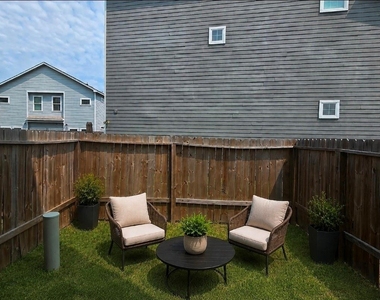 4902 Paradigm Lane - Photo Thumbnail 22