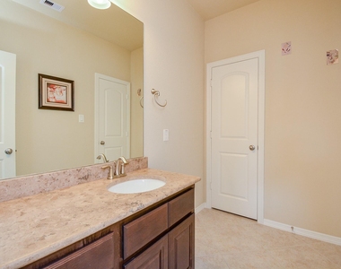 6302 Kennedy Hills Court - Photo Thumbnail 14