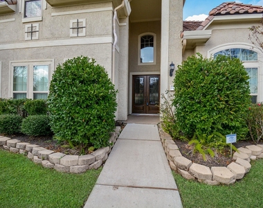 6302 Kennedy Hills Court - Photo Thumbnail 3