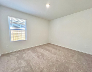 3019 Mallorca Drive - Photo Thumbnail 6