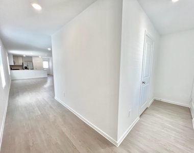 3019 Mallorca Drive - Photo Thumbnail 3