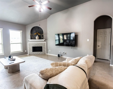 16006 Lost Anchor Way Lane - Photo Thumbnail 6