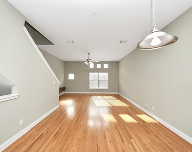 8715 Meadowcroft Drive - Photo Thumbnail 12