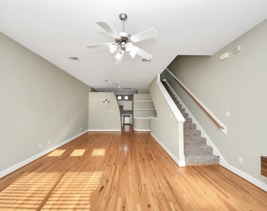 8715 Meadowcroft Drive - Photo Thumbnail 7