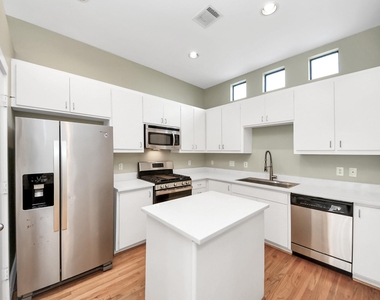 8715 Meadowcroft Drive - Photo Thumbnail 9