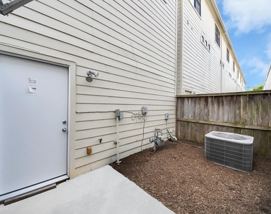 8715 Meadowcroft Drive - Photo Thumbnail 29