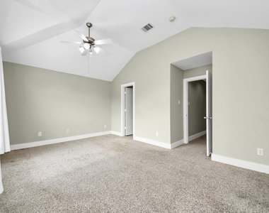 8715 Meadowcroft Drive - Photo Thumbnail 16