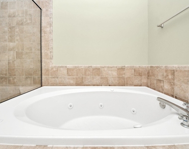 8715 Meadowcroft Drive - Photo Thumbnail 21