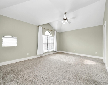 8715 Meadowcroft Drive - Photo Thumbnail 15