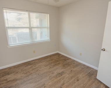 1665 Northwood - Photo Thumbnail 8