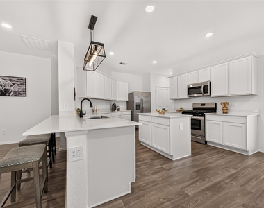 3112 Catalonion Court - Photo Thumbnail 4