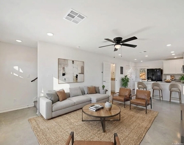 543 Delmar Street - Photo Thumbnail 6