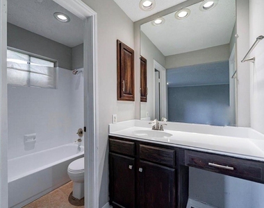 2714 Owens Cross Drive - Photo Thumbnail 6