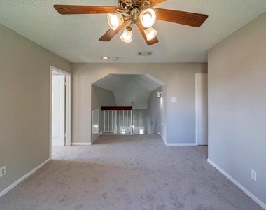 2714 Owens Cross Drive - Photo Thumbnail 4