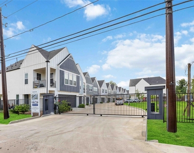 6111 De Campo Street - Photo Thumbnail 5