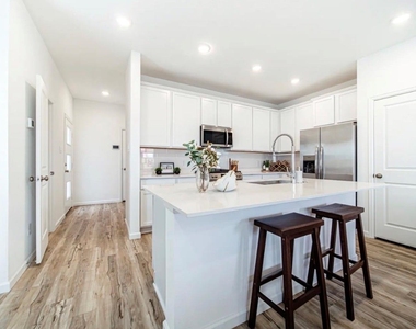 9914 Kilkenny St - Photo Thumbnail 1