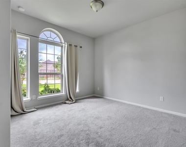 2643 Dry Creek Drive - Photo Thumbnail 4