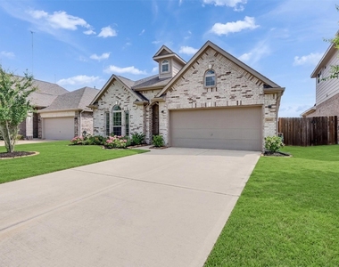 2643 Dry Creek Drive - Photo Thumbnail 1