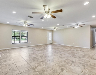 2111 E Lott Avenue - Photo Thumbnail 10