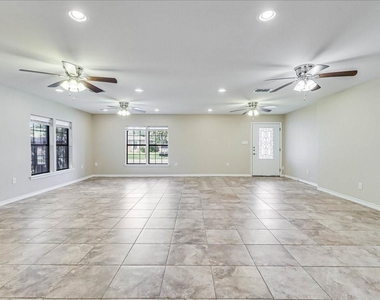 2111 E Lott Avenue - Photo Thumbnail 11
