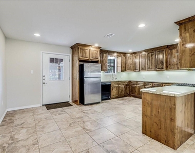 2111 E Lott Avenue - Photo Thumbnail 18