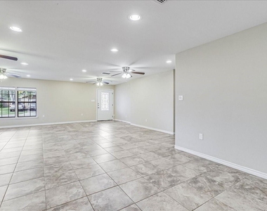 2111 E Lott Avenue - Photo Thumbnail 14