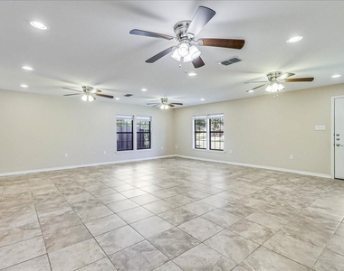 2111 E Lott Avenue - Photo Thumbnail 12