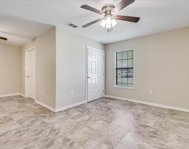 2111 E Lott Avenue - Photo Thumbnail 23