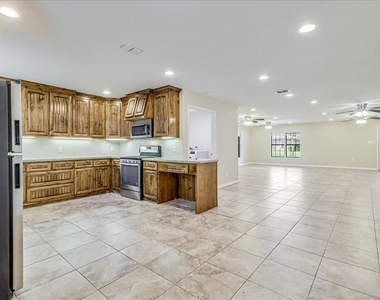 2111 E Lott Avenue - Photo Thumbnail 17