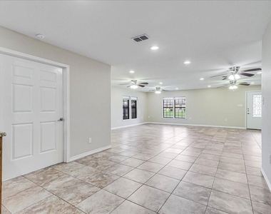 2111 E Lott Avenue - Photo Thumbnail 15