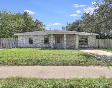 2111 E Lott Avenue - Photo Thumbnail 4